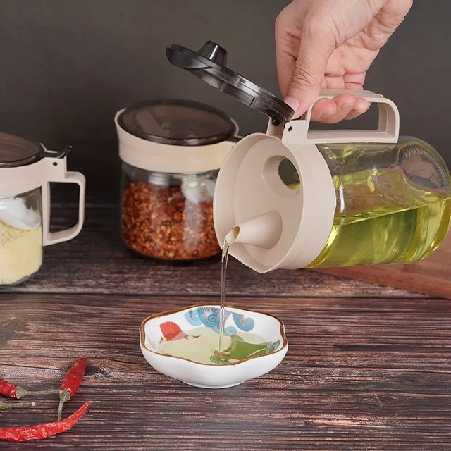 Les ensembles de 4 bocaux d'épices et cruches