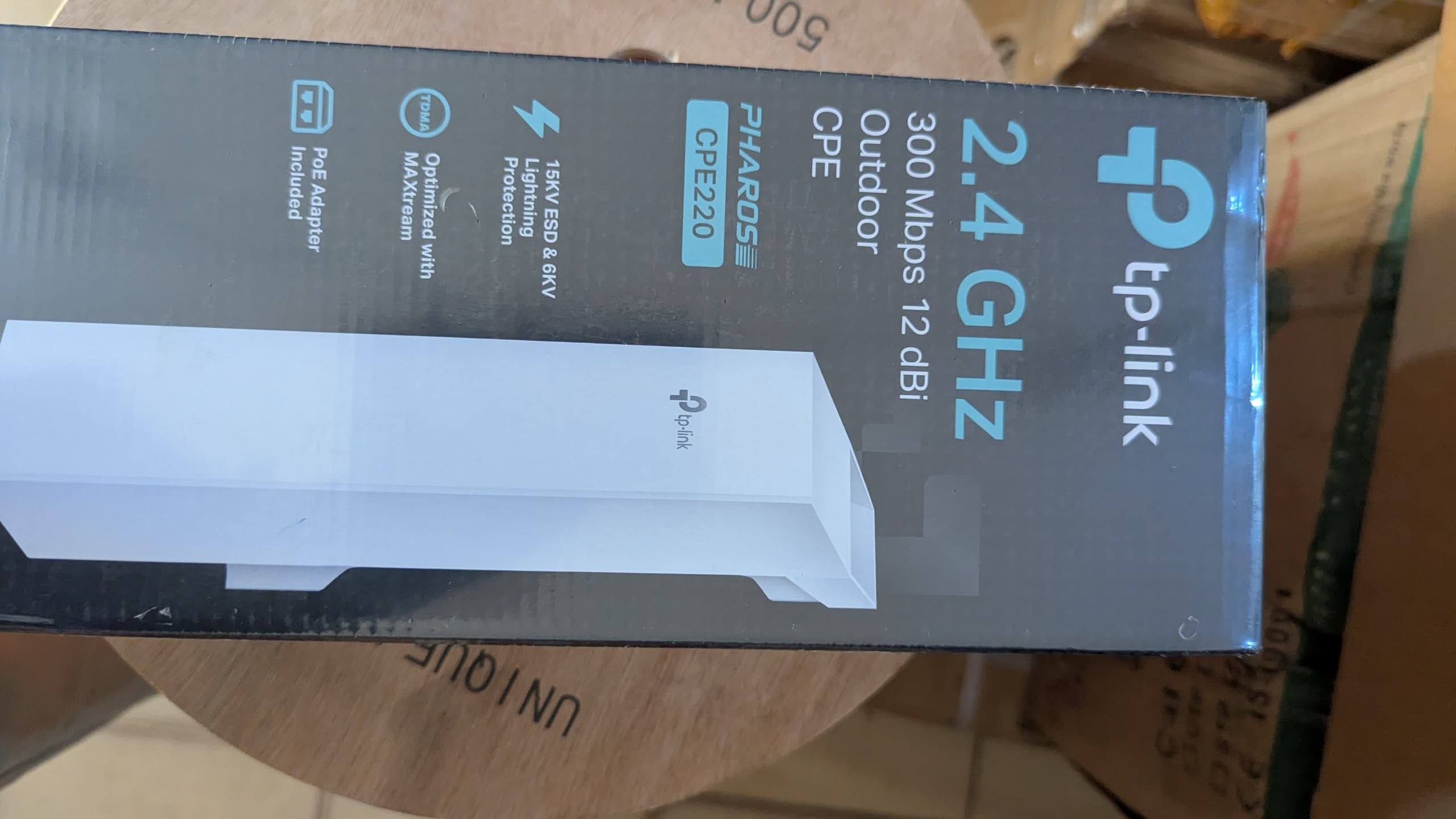 Antenne Wi-Fi longue portée (TP-Link CPE220)